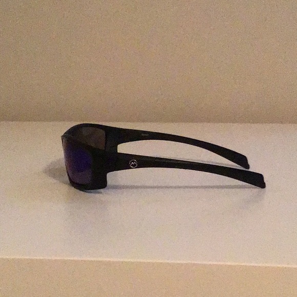 Signature sunglasses - Picture 3 of 3